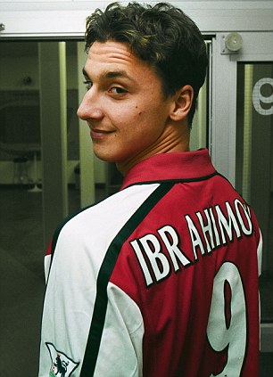 Locuras de Zlatan Ibrahimovic. Con la camiseta del Arsenal.