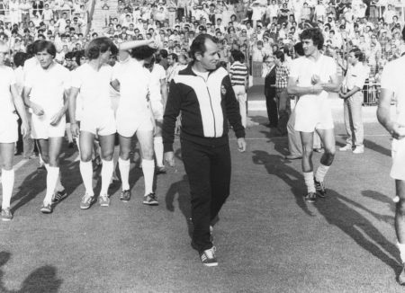 Vujadin Boskov en la presentación de la plantilla del Real Madrid en 1979.
