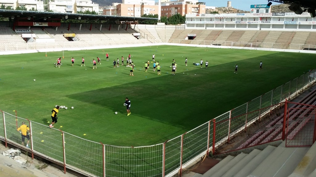 Estadio Municipal Juan Rojas. Pelotazos en los estadios españoles