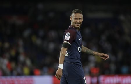 Neymar Jr. El crack brasileño genera polémica en París. Enca.com