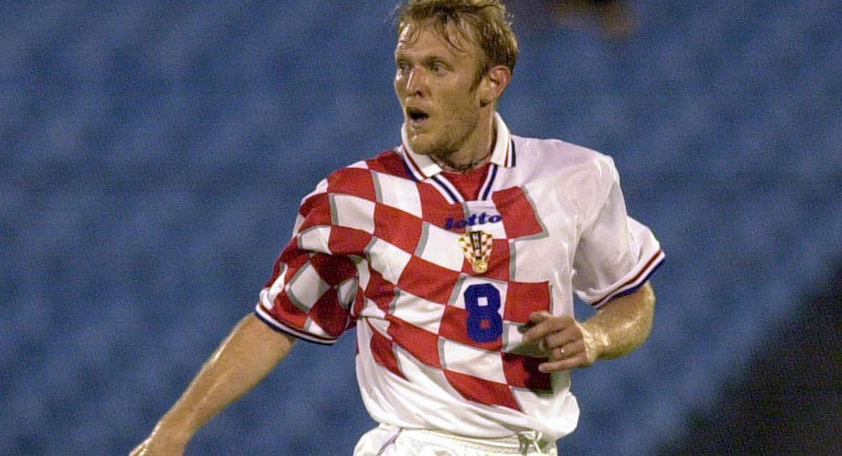 Robert Prosinecki con la camiseta de Croacia