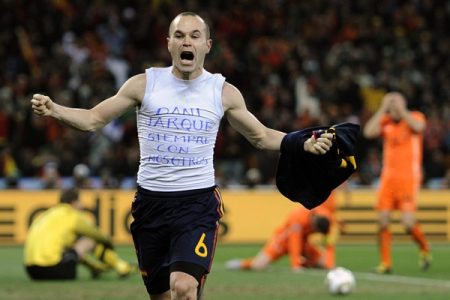 Iniesta celebra el gol que le daba a España su 1º Mundial, en Sudáfrica 2010.